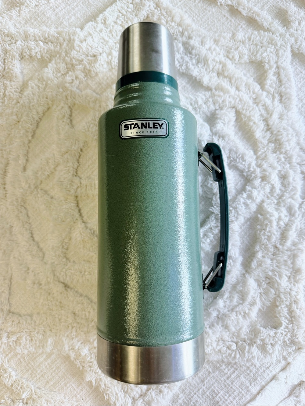 Stanley Classic Legendary Bottle 2 Qt 1.9L Green Vacuum Thermos Insulated